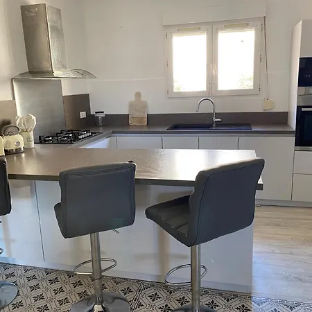 Semaphore Grand T3 Proche Centre LʼÎle-Rousse