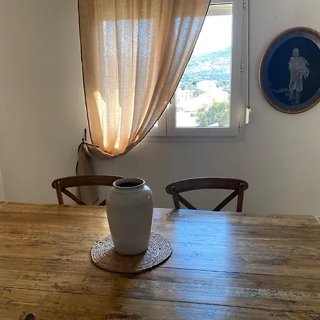 Semaphore Grand T3 Proche Centre * LʼÎle-Rousse